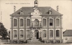 CPA Pacy sur Eure L Hotel de Ville