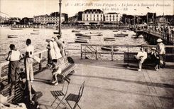 CPA Bordeaux la jetee et le boulevard promenade Les hotels