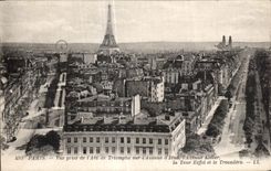 CPA Paris Vue prise de l Arc de Triomphe sur l Avenue de lena l Acenue Kieber la Tour Eiffel et le Trocadero Tour Eiffe
