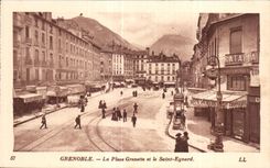 CPA Grenoble La Place Grenette et le Saint Eynard Coiffeur