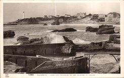 CPA Biarritz Pont des Pecheurs et les falaises du phare