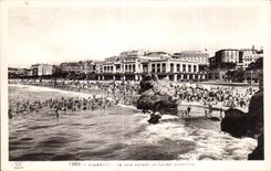 CPA Biarritz La Bain Devant le Casino Municipal