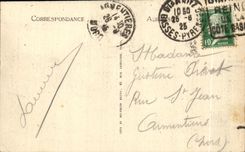 CPA Biarritz La Jetee du Rocher de la Vierge par gros Temps