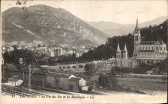 CPA Lourdes Le Pic de Jer et la Basilique