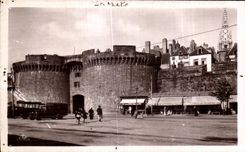 CPA Saint Malo La Grande Porte et la Cathedrale