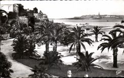 CPA Dinard Cote d Emeraude La Palmeraie Au fond Saint Malo