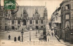 CPA Rouen Street with the Jews seen of I right wing of the Gothic Law courts Style and Henaissance edtlie in