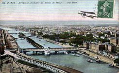 CPA Paris Aeroplane evoluant au dessus de Passy Avion 