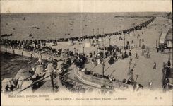CPA Arcachon Entree de la place Thiers Le bassin