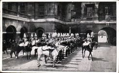 England - England - Royal Horse Guards - Changing Guards - Whitehall - CPA