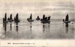 CPA Bateaux de Peche au large
