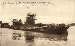 CPA Zeebrugge Thells English torpllor at the time of I congestion of the port