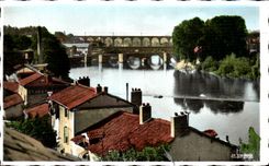 CPA Limoges (Haute Vienne) Vue sur la Vallee de la Vienne Au fand le viodus de la ligne Paris Toulouse