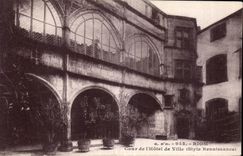Riom - Cour de l Hotel de Ville - CPA