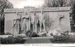 CPA Lille Monument of Shoot Militaria