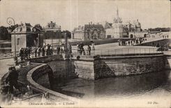 CPA Chateau de Chantilly L Entree