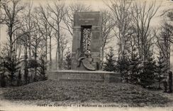 Taladro de CPA Compiegne de Compiegne el monumento del Aguila del Aguila de Rethondes del cierre del armisticio