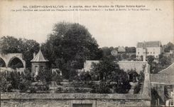 CPA Crepy In Valois On the left two Arcades of I Church Sainte Agathe (the petil Pavillon is constrnit on I emplaeem