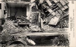 CPA Countryside Interior Boundary-line a house in Militaria ruins