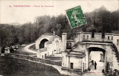 CPA Pierrefonds Porte de I enceinte