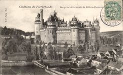 CPA Chateau de Pierrefonds Vue prise de la route de Villers Cotterets