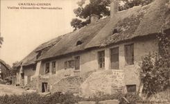 CPA Chinon Castle Old Morvandelles Thatched cottages