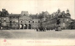 CPA Luneville Le Chateau Cour interieure