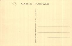 Lago de CPA de Bouchet el alto Loire alt el 1208m una esquina del lago y del hotel de la cabana del pais