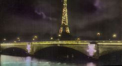 CPA Exposition des Arts Decoratifs Vue de nuit Tour Eiffel Le pont de l Alma