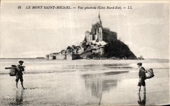 CPA Le mont saint michel Vue generale Pecheurs Peche