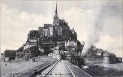 CPA Le mont saint michel Cot sud et la digue Train a vapeur 