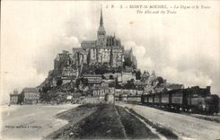 CPA Mont st michel La digue et le train a vapeur 