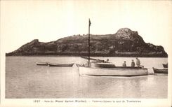 CPA Baie du mont saint michel vedettes faisant le tour de tombelaine