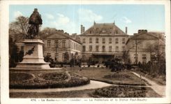 CPA the Rock on Yon (the Vendee) Prefecture and Statue the Paul Baudry