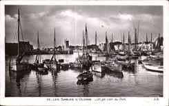 CPA enarena el olonne una esquina bonita del barco portuario