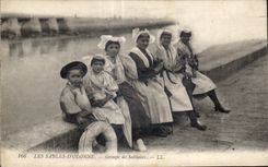CPA enarena el grupo del olonne de traje del folklore de los sablaises