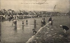 CPA enarena el olonne vago en la playa de las arenas Olonne
