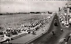 CPA enarena las arenas Olonne de Olonne el terraplen en la parte inferior el casino