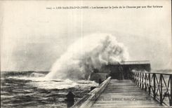 CPA enarena las lAminas de Olonne en el jetce de la paja por un mar furioso