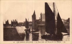 CPA sands Olonne the re-entry of the boats of sin Boats