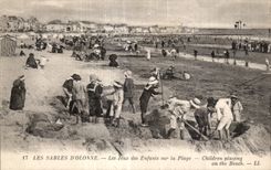 CPA sands Olonne plays of the children on the beach children playing one the beach