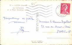 CPSM Lucon La cathedrale et la place Marechal LEclerc