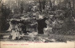 CPA Lucon jardin public la grotte Enfants 