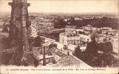 CPA vue a vol d Oiseau sud ouest de la ville au loin le college richelieu