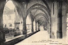 CPA Lucon le cloitre de l Eveche partie sud 