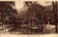 CPA Lucon jardin dumaine le lac