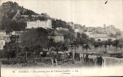 CPA Hyeres Vue generale prise de l Avenue Godillot