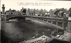 CPA Paris Exposition des Arts Decoratifs Pont Alexandre III les Boutiques