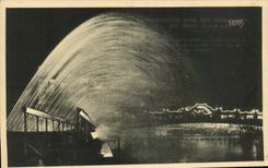 CPA l Exposition des arts Decoratifs vue la NUIT Paris 1925 Sur la Seine la voute d eau lumineuse