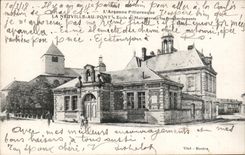 CPA Argonne Pitteresque Neuville with the Bridge School and Town hall before the Bombardments